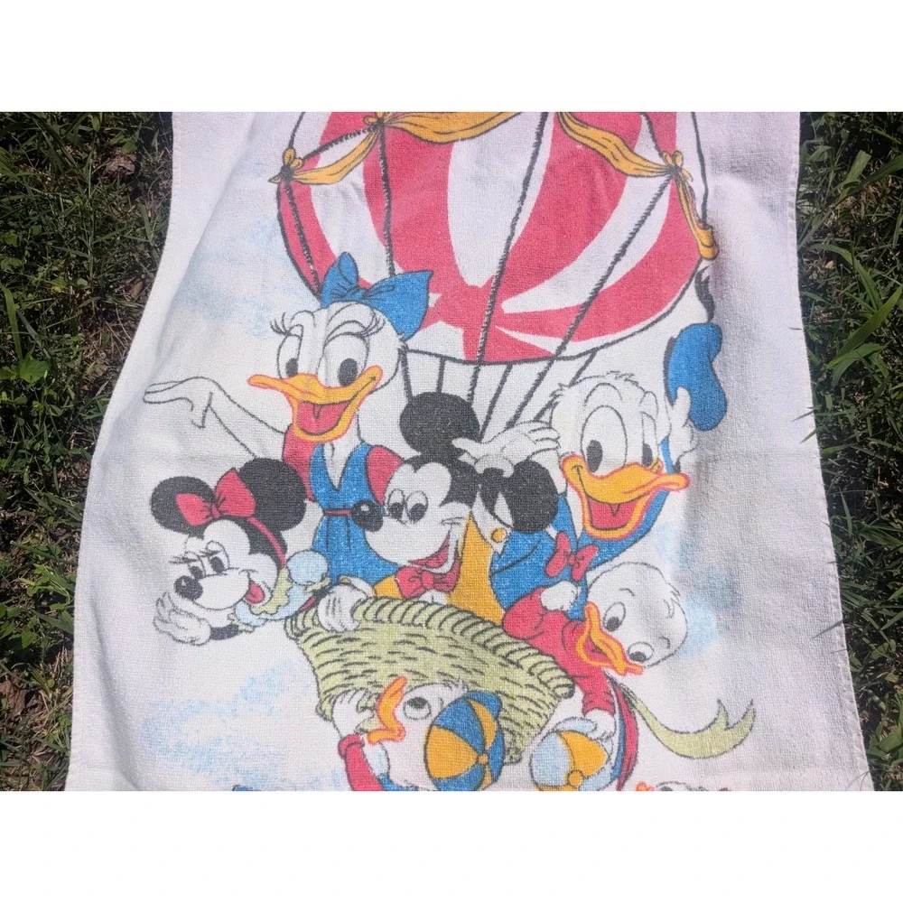 Vintage Mickey Minnie Daisy Donald Jiminy Huey Dewey Louie Kids Beach Bath Towel